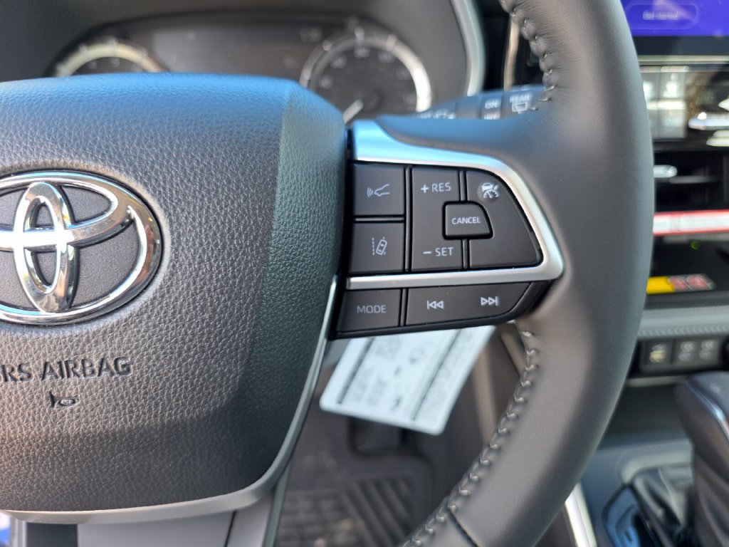 Certified 2026 Toyota Highlander XLE AWD/4WD image 32