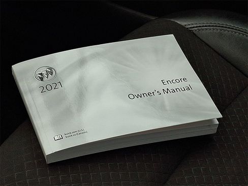 Used 2021 Buick Encore Preferred image 24