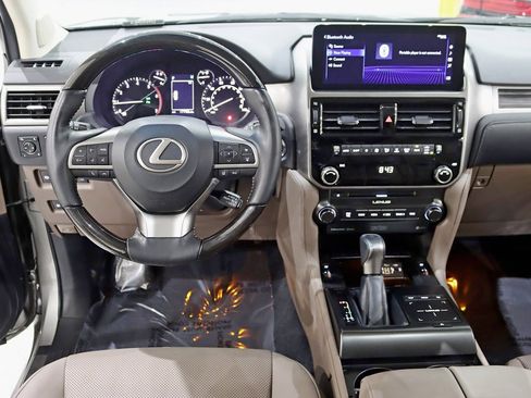Used 2023 Lexus GX 460 Premium w/ Accessory Package image 14