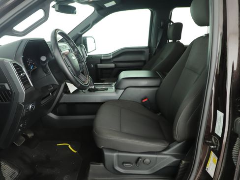 Used 2019 Ford F150 XLT w/ Equipment Group 302A Luxury AWD/4WD image 10