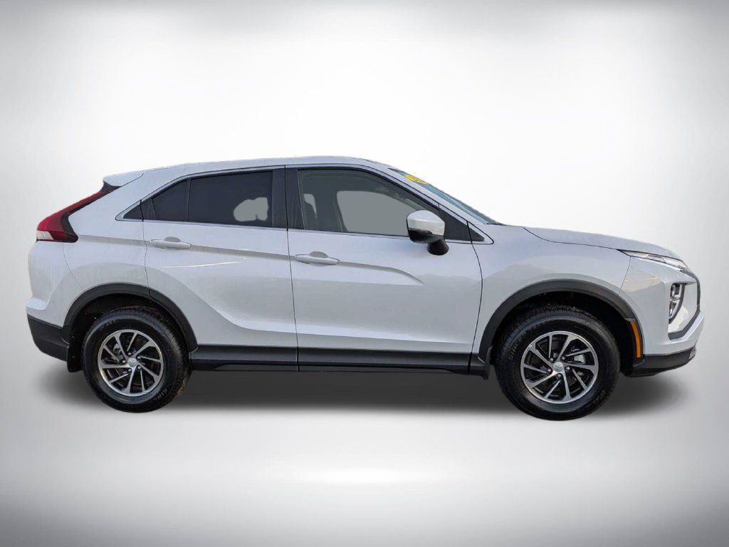 Used 2026 Mitsubishi Eclipse Cross ES AWD/4WD image 3