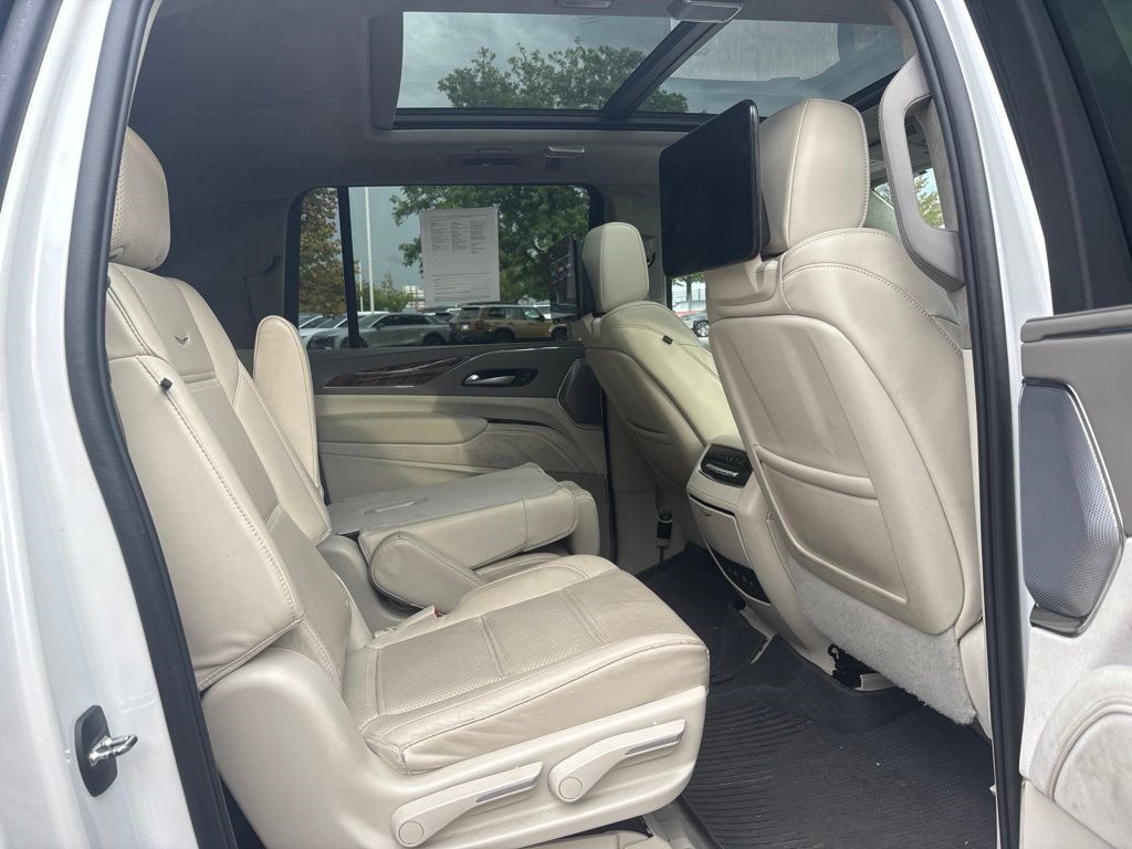 Certified 2024 Cadillac Escalade ESV Sport Platinum w/ LPO, ONYX Package AWD/4WD image 25