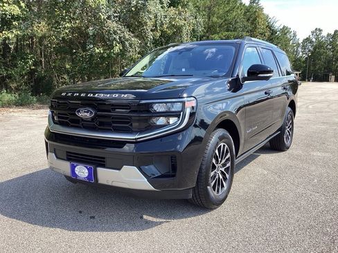 New 2025 Ford Expedition Platinum image 3