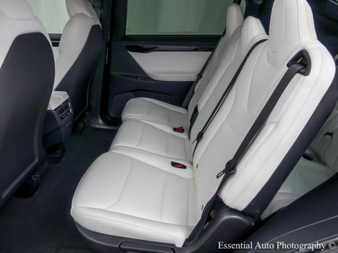 Used 2020 Tesla Model X Long Range image 15