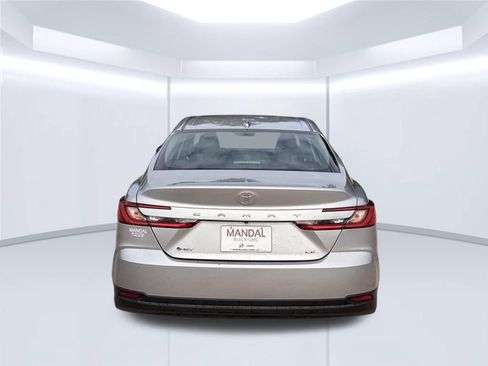 Used 2025 Toyota Camry LE FWD image 6