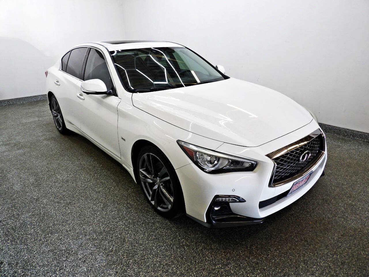 Used 2019 INFINITI Q50 Signature Edition w/ Cargo Package (L96) AWD/4WD image 3