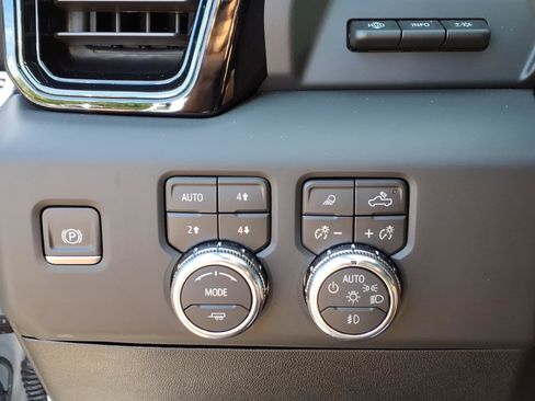 Certified 2026 GMC Sierra 2500 AT4 w/ AT4 Premium Plus Package AWD/4WD image 23