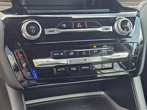 Used 2023 Ford Explorer Limited w/ Equipment Group 301A image 20