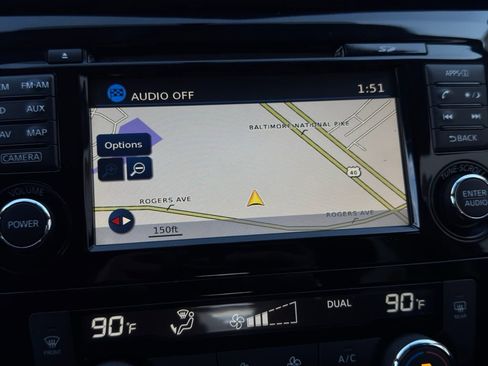 Used 2017 Nissan Rogue SV w/ SV Premium Package image 12