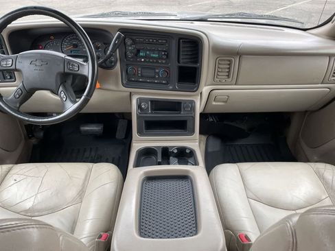 Used 2005 Chevrolet Suburban LT w/ Preferred Equipment Group image 24