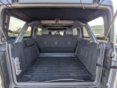 Used 2022 Ford Bronco Wildtrak image 12