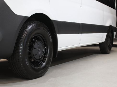 Used 2024 Mercedes-Benz Sprinter 2500 image 16