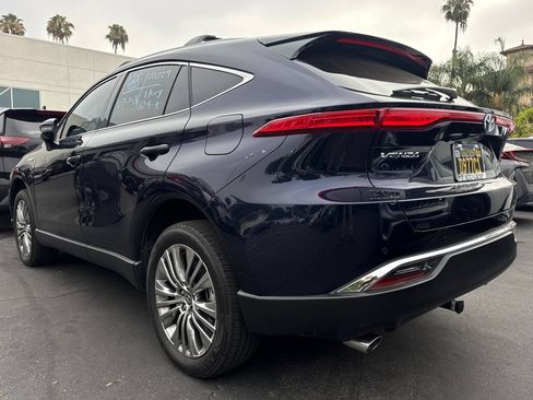 Used 2021 Toyota Venza XLE w/ Carpet Mat Package (TMS) AWD/4WD image 6