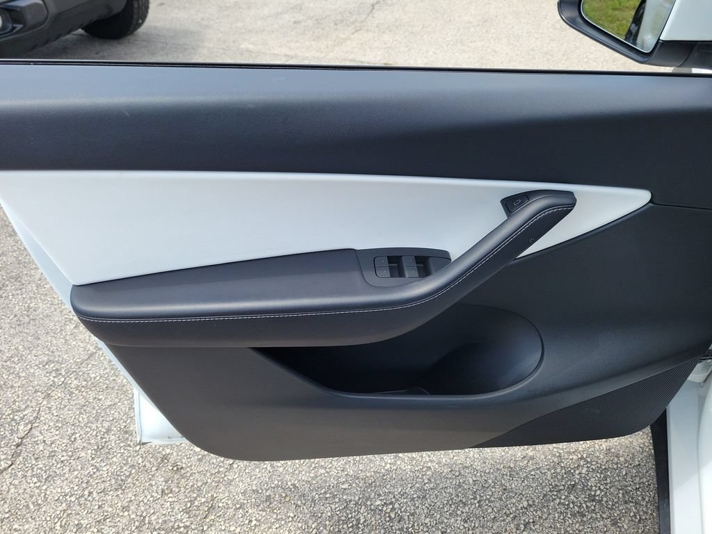 Used 2022 Tesla Model Y Performance AWD/4WD image 12