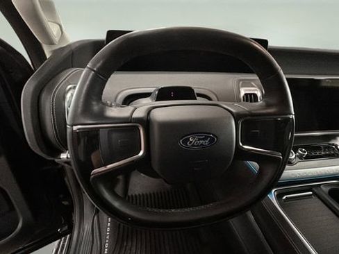 Used 2025 Ford Expedition Max Platinum image 11