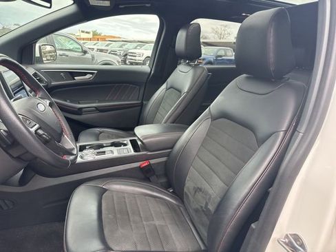 Used 2024 Ford Edge ST-Line w/ Class II Trailer Tow Package image 9