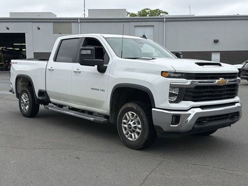 Used 2025 Chevrolet Silverado 2500 LT w/ Convenience Package AWD/4WD image 6
