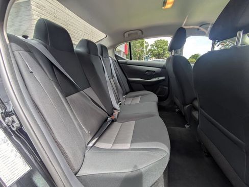 Used 2025 Nissan Sentra SV FWD image 28