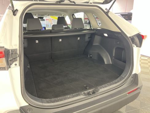 Used 2025 Toyota RAV4 XLE AWD/4WD image 26