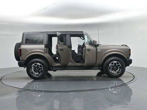 Certified 2026 Ford Bronco Outer Banks AWD/4WD image 41
