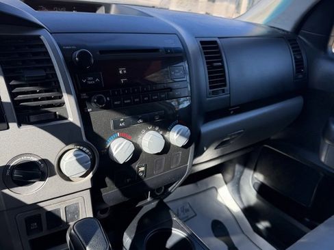 Used 2012 Toyota Tundra 4x4 CrewMax w/ SR5 Pkg image 28