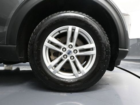 Used 2023 Ford Explorer XLT AWD/4WD image 15