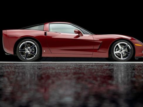Used 2007 Chevrolet Corvette Coupe w/ Preferred Equipment Group RWD image 14
