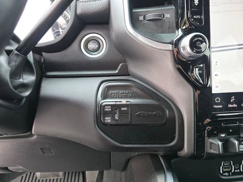 Used 2022 RAM 2500 Laramie w/ Night Edition AWD/4WD image 29