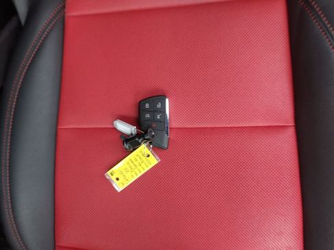 Used 2025 Chevrolet Equinox EV RS image 4