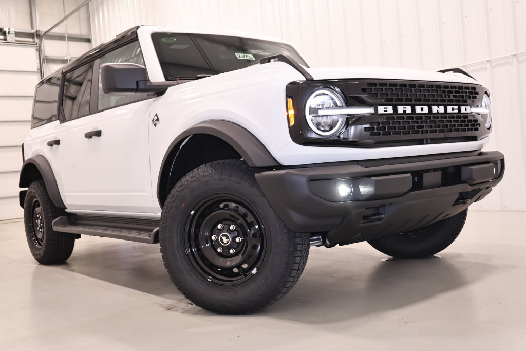 New 2026 Ford Bronco Outer Banks w/ Black Appearance Package AWD/4WD image 32