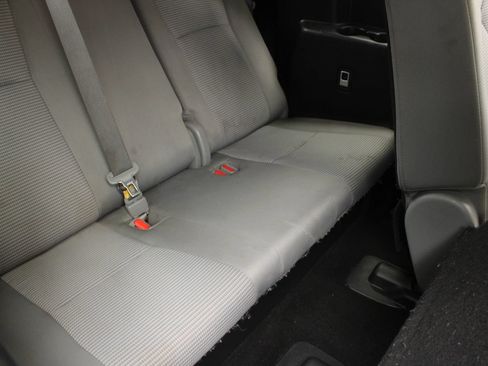 Used 2021 Toyota Highlander LE AWD/4WD image 27