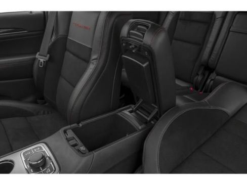 Used 2020 Jeep Grand Cherokee Laredo w/ Security & Convenience Group AWD/4WD image 16