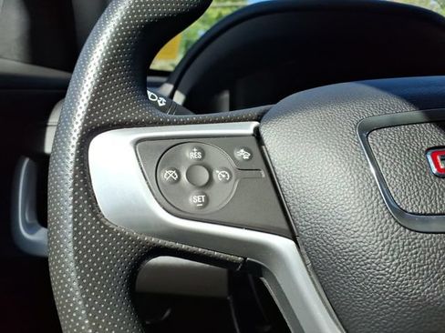 Used 2024 GMC Terrain SLE w/ Driver Convenience Package FWD image 14