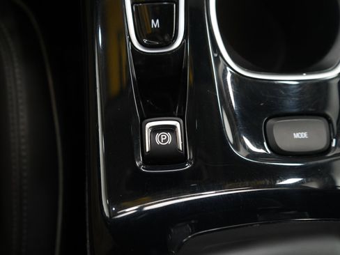Used 2021 Buick Envision Essence w/ Technology Package I AWD/4WD image 24