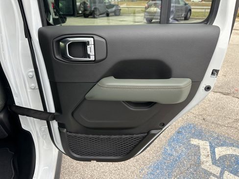 New 2026 Jeep Gladiator Mojave image 45