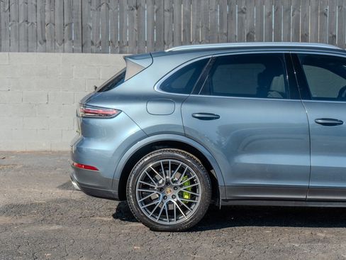 Used 2019 Porsche Cayenne E-Hybrid image 9