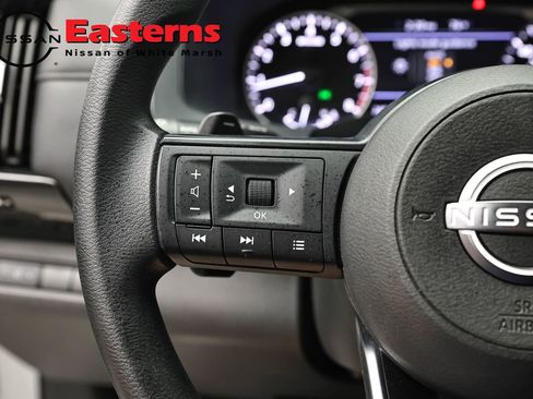 Used 2024 Nissan Pathfinder S AWD/4WD image 15