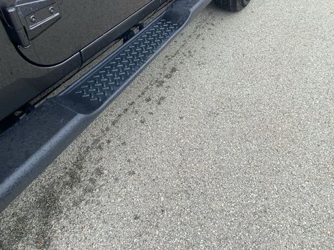 Used 2018 Jeep Wrangler Unlimited Sahara image 7