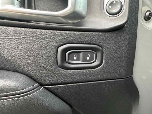 Used 2022 Jeep Wrangler Unlimited Sahara w/ Cold Weather Group image 12