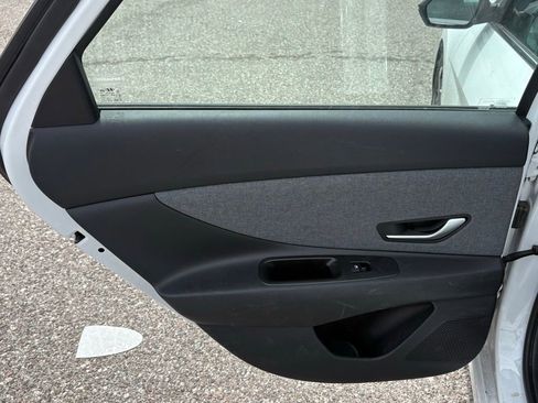 Used 2023 Hyundai Elantra Limited w/ Cargo Package image 12