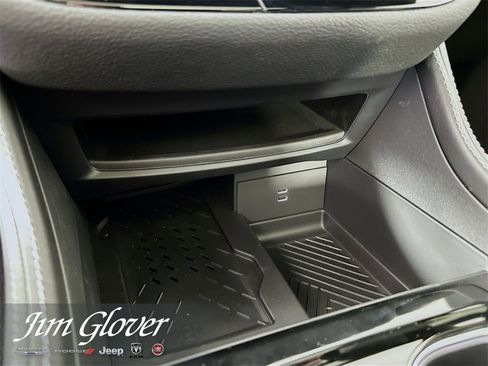 New 2026 Chrysler Pacifica Limited w/ S Appearance Package image 36