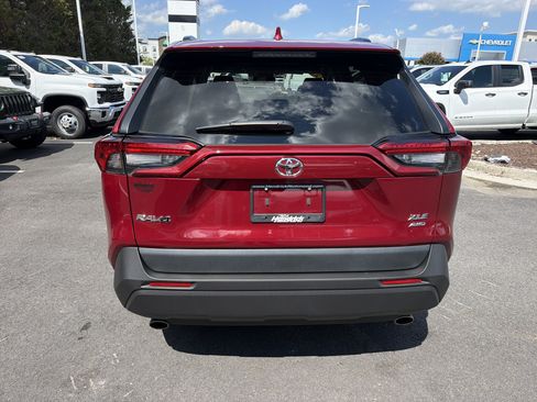 Used 2025 Toyota RAV4 XLE AWD/4WD image 9