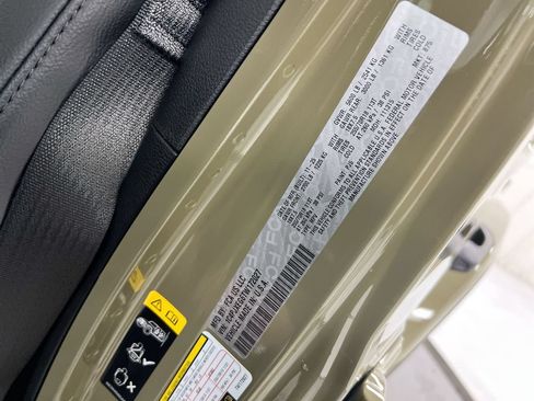 New 2026 Jeep Wrangler Unlimited Sahara AWD/4WD image 27