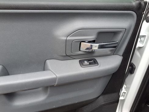 Used 2024 RAM 1500 Classic SLT image 9