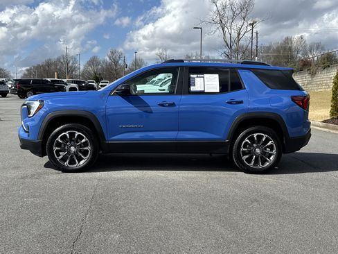 Used 2026 GMC Terrain Elevation w/ Elevation Premium Package image 7