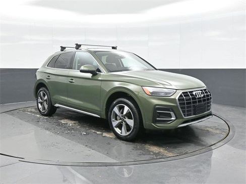 Used 2023 Audi Q5 2.0T Premium w/ Convenience Package image 1