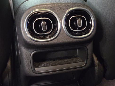 Used 2024 Mercedes-Benz GLC 300 4MATIC image 12