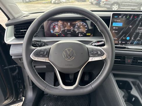 New 2026 Volkswagen Tiguan SE image 14
