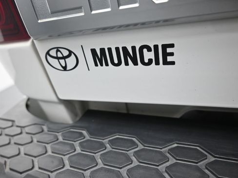 Used 2018 RAM 2500 Limited image 38