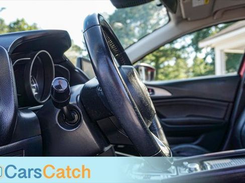 Used 2018 MAZDA MAZDA3 Touring FWD image 31
